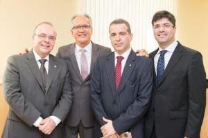 Desembargador Ricardo Cardozo, juízes Almir Carvalho, Luiz Márcio Victor Alves Pereira, e Daniel Fonseca na cerimônia de instalação da Vara Criminal.