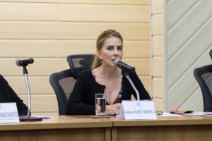 A atriz e escritora Maitê Proença faz um emocionante depoimento na Semana da Justiça pela Paz em Casa
